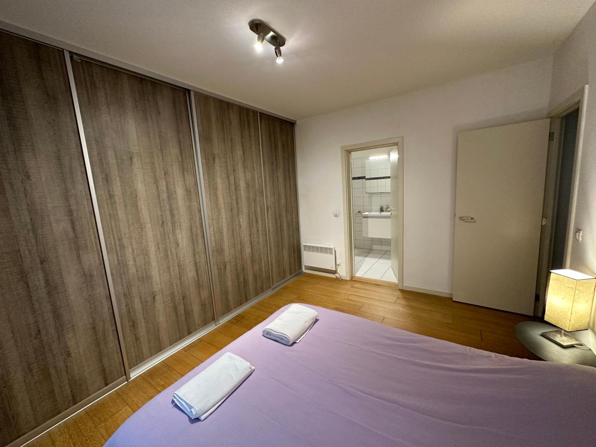 3 Bedroom Apartment In City Center With Balcony View Brussel Bagian luar foto